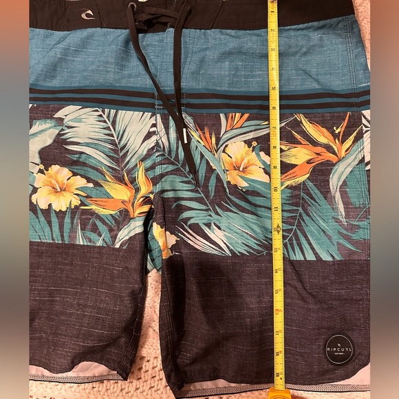 Rip Curl Men's Tropical Swim Shorts - Blue and Black - Picture 4 of 9